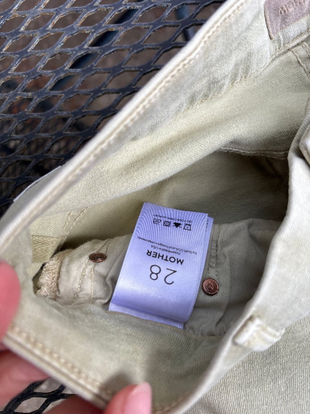 MOTHER High Waisted Looker Fray Jeans – Size 28 – Olive Green - Picture 12 of 14
